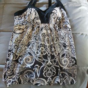 22 WOMENS plus size SWIMSUIT dress bathing suit Very Flattering And Comfortable